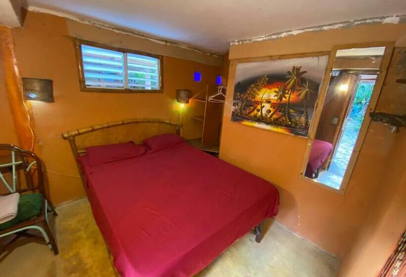 اتاق اکونومی, Yes Papa! Rooms At 100m From The Beach!