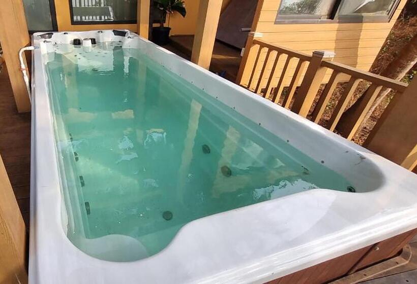 וילה עם חדר שינה אחד ובריכת שחיה, Cola Goa Beach Resort