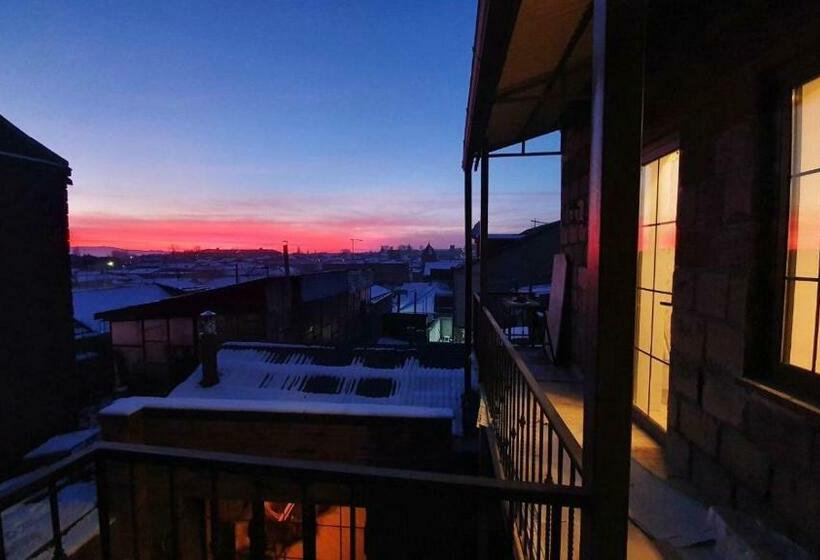 اتاق استاندارد با بالکن, Jinjotel Gyumri