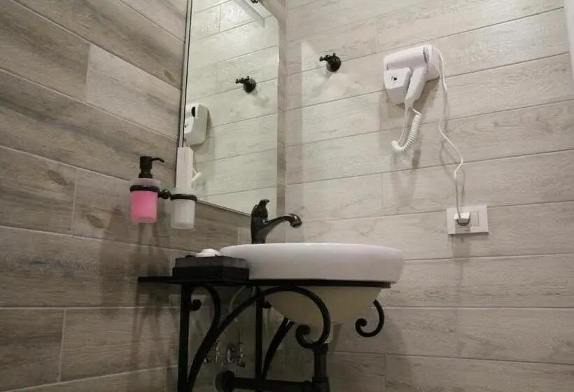 اتاق استاندارد با بالکن, Jinjotel Gyumri