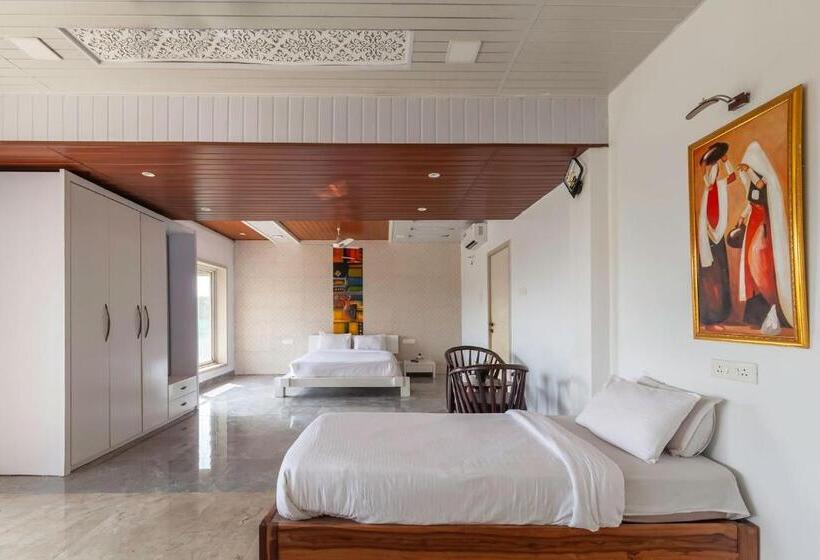 ‫فيلا غرفة نوم واحدة, Ayurkutir Villa By Stayvista   Pool, Gym, And Snooker Table For Your Ultimate Relaxation And Enterta