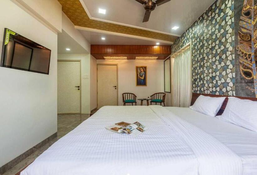 Вилла 1 Спальня, Ayurkutir Villa By Stayvista   Pool, Gym, And Snooker Table For Your Ultimate Relaxation And Enterta