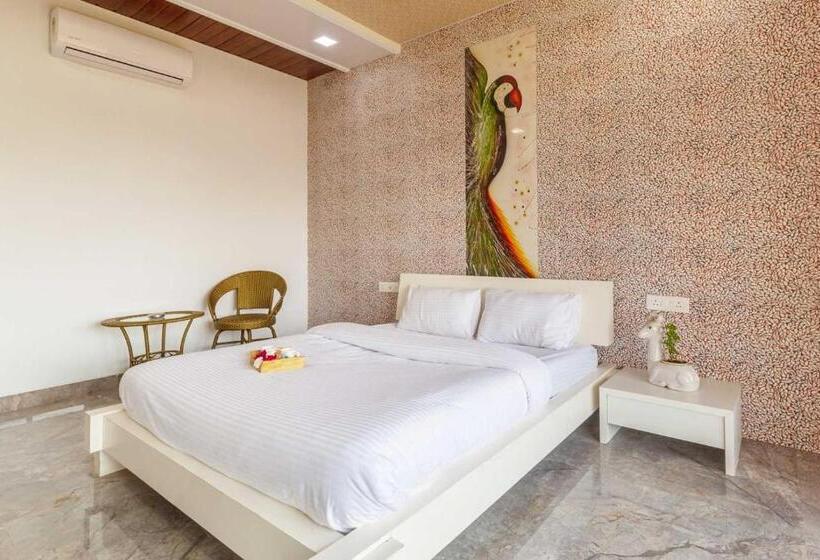 ‫فيلا غرفة نوم واحدة, Ayurkutir Villa By Stayvista   Pool, Gym, And Snooker Table For Your Ultimate Relaxation And Enterta