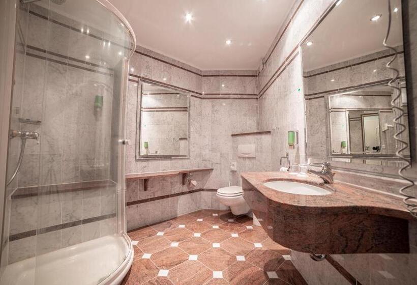Люкс, Eventhotel Moment