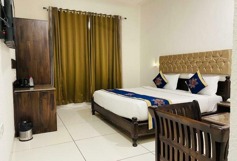 デラックスルーム, Clover Inn