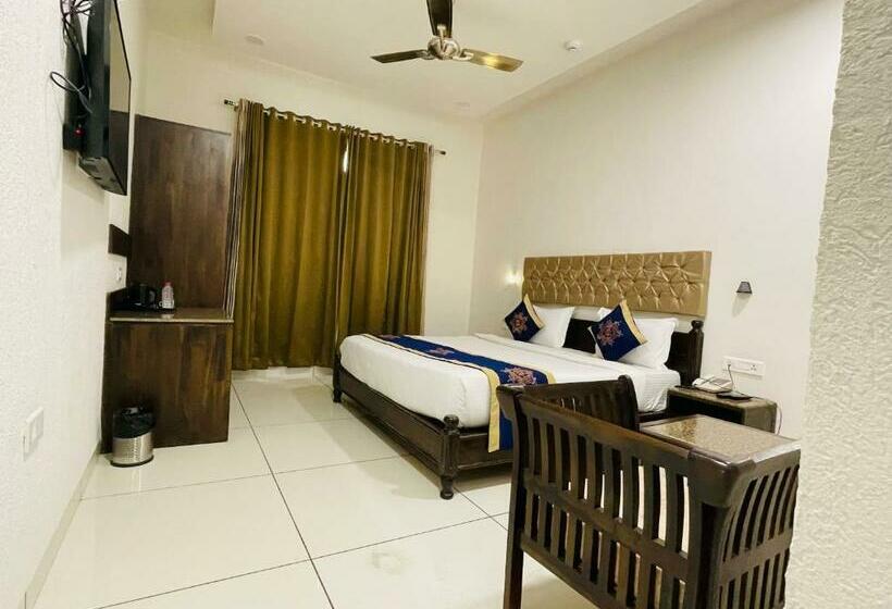 デラックスルーム, Clover Inn