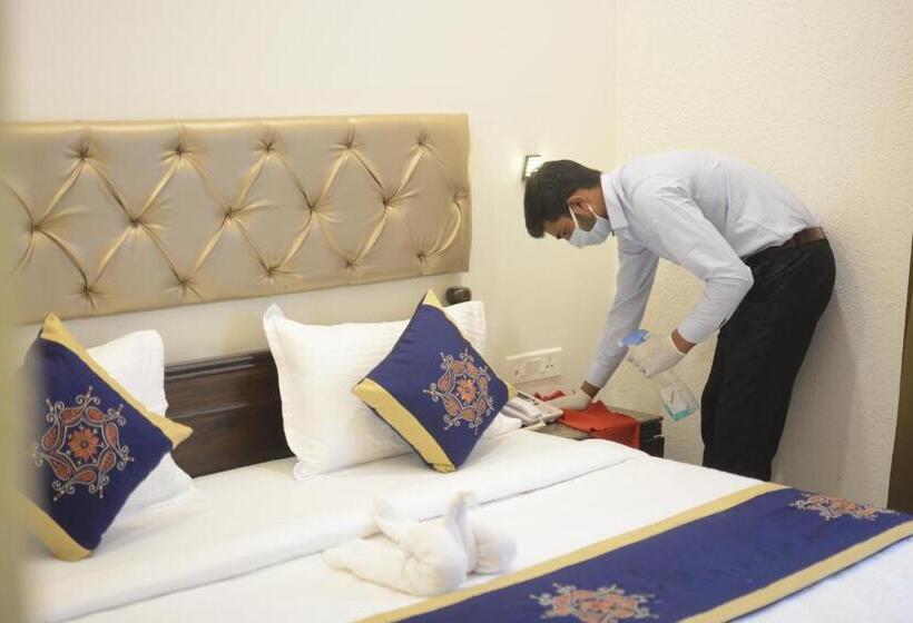 デラックスルーム, Clover Inn