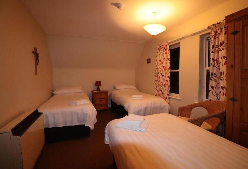 Трехместный Номер Стандарт Совместная Ванная, The Shrine Of Our Lady Of Walsingham