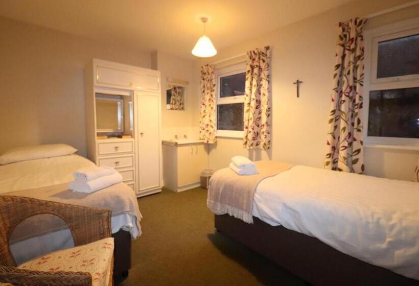 Номер Стандарт Совместная Ванная, The Shrine Of Our Lady Of Walsingham