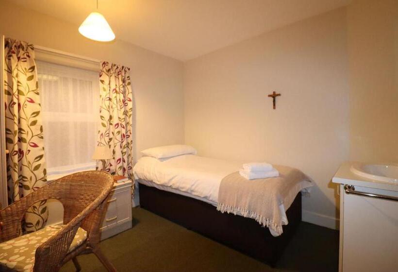 标准单人间共用浴室, The Shrine Of Our Lady Of Walsingham