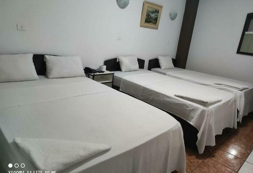 اتاق استاندارد سه نفره, Zentrico