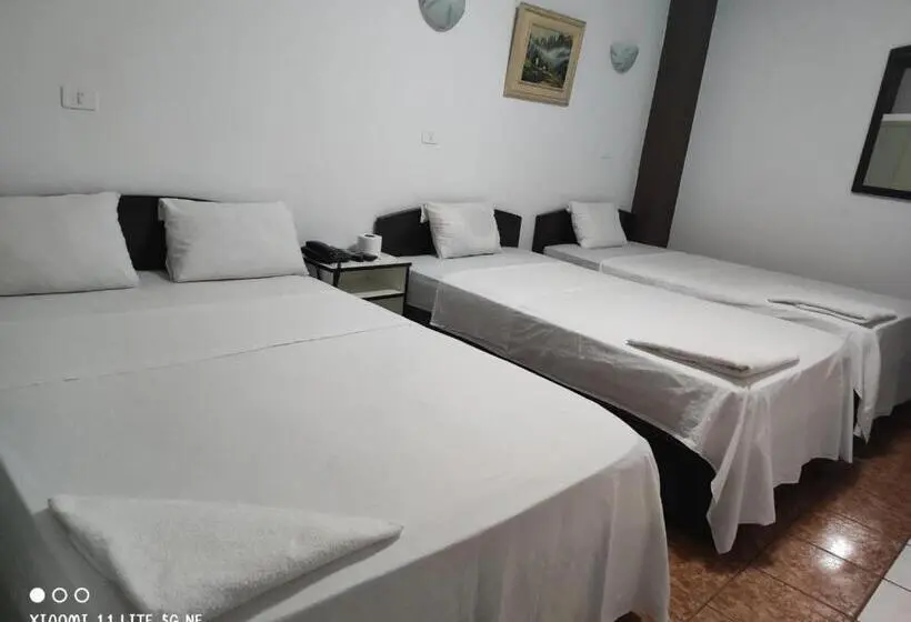 اتاق استاندارد چهار تخته, Zentrico