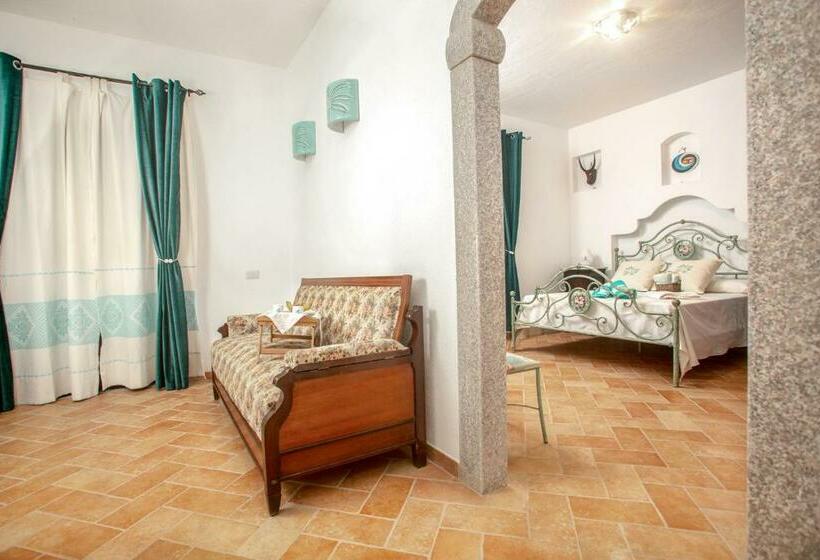 발코니가 있는 스위트, Vincent House Boutique