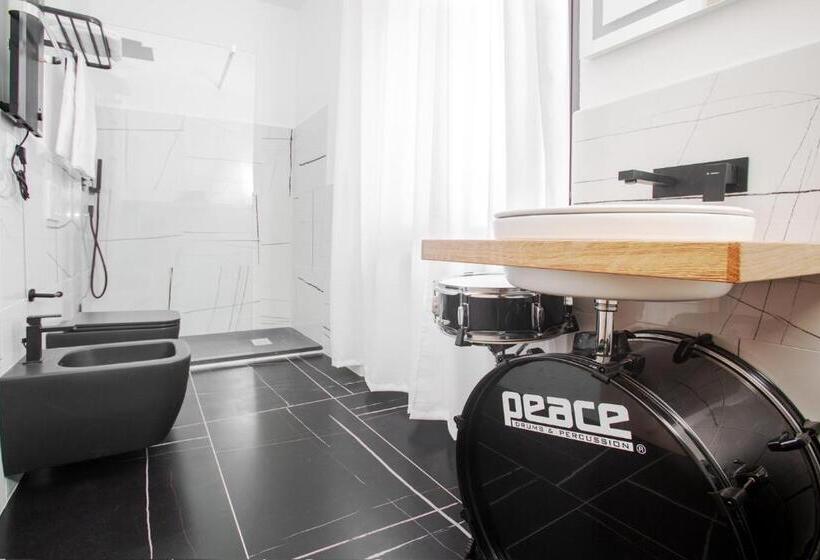 디럭스 룸, Vincent House Boutique