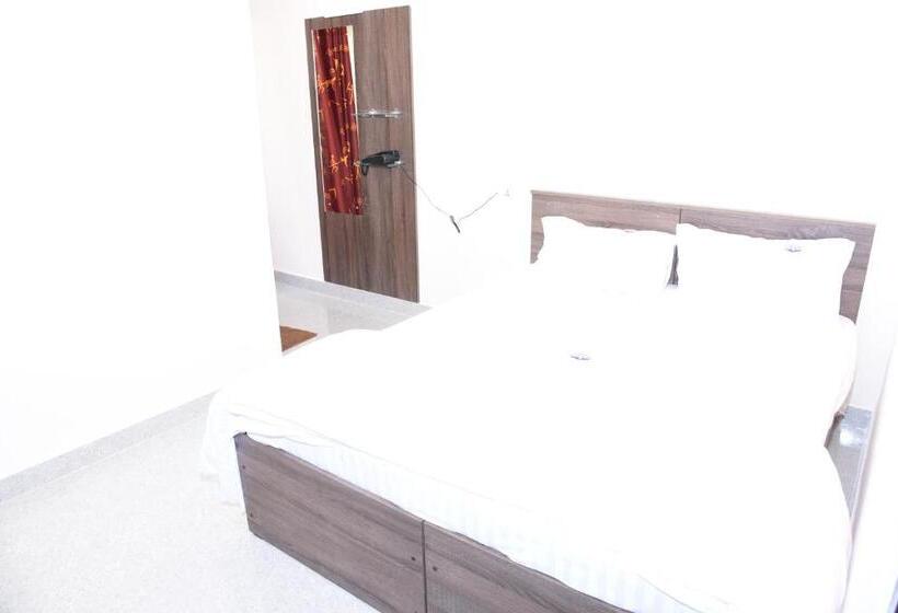 חדר דלוקס, Yashas Paradise