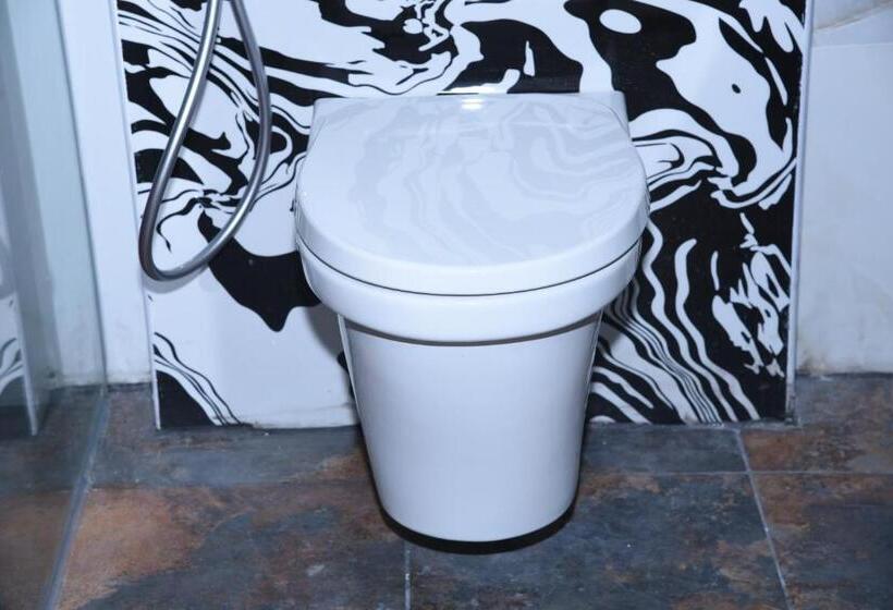 חדר אקונומי, Yashas Paradise