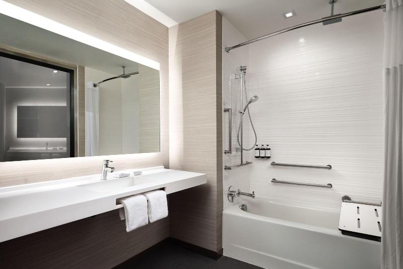 اتاق استاندارد با تخت بزرگ, Ac Hotel By Marriott Phoenix Downtown