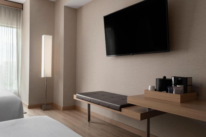 اتاق استاندارد با تخت بزرگ, Ac Hotel By Marriott Phoenix Downtown