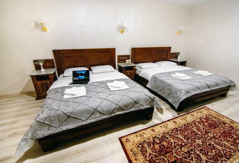 اتاق استاندارد چهارنفره با بالکن, Diamond Resort Black