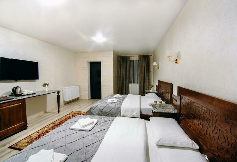 اتاق استاندارد چهارنفره با بالکن, Diamond Resort Black