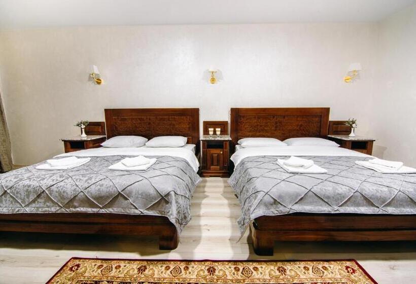 اتاق استاندارد چهارنفره با بالکن, Diamond Resort Black