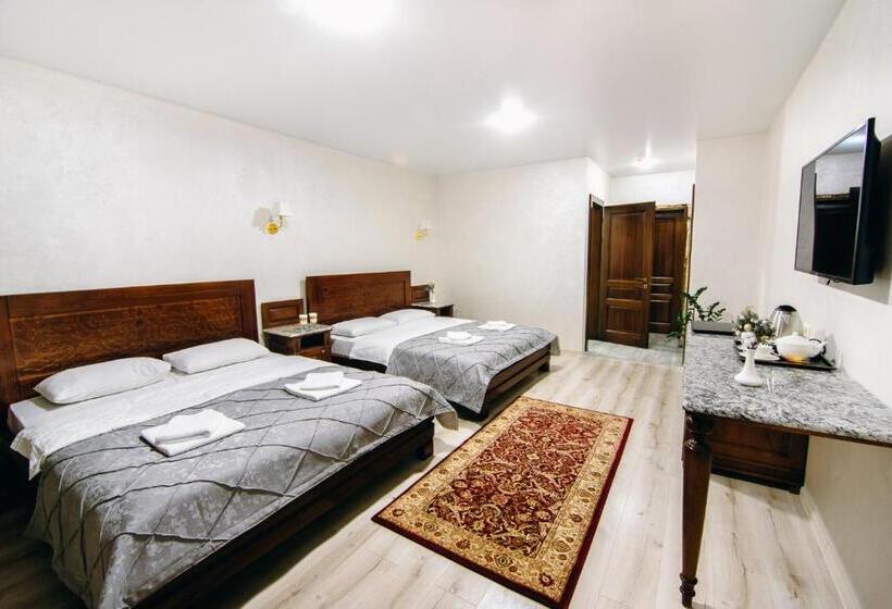 اتاق استاندارد چهارنفره با بالکن, Diamond Resort Black