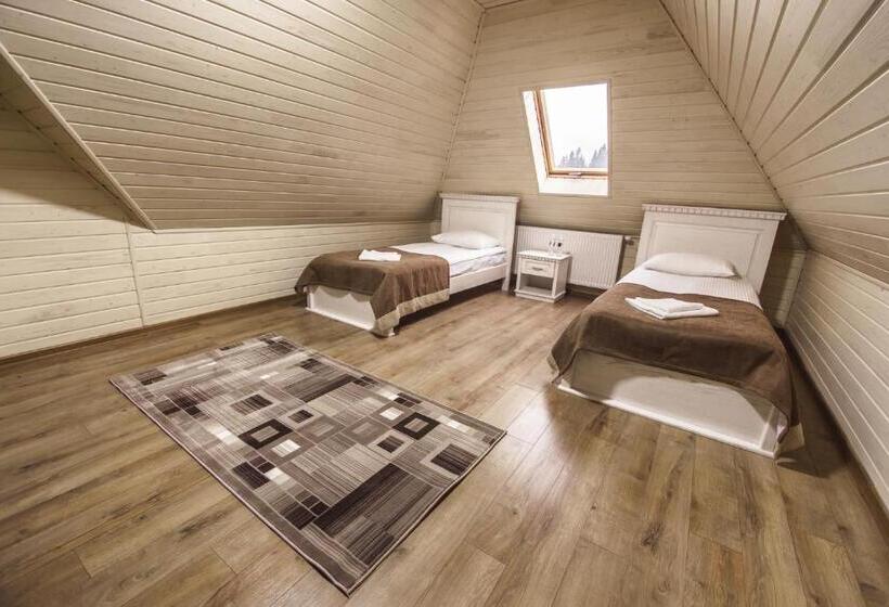 Habitaci�n Est�ndar Abuhardillada, Diamond Resort Black