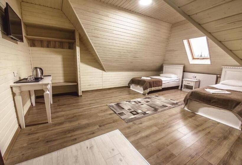 Habitaci�n Est�ndar Abuhardillada, Diamond Resort Black