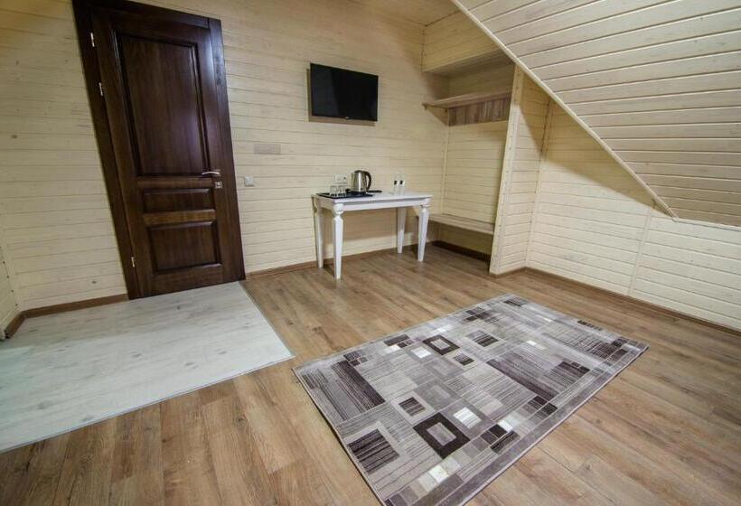 Habitaci�n Est�ndar Abuhardillada, Diamond Resort Black