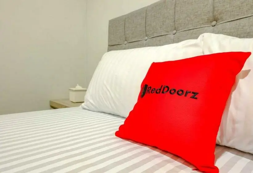 エコノミールーム, Reddoorz Near Pasar Baru 3