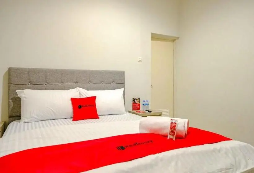 エコノミールーム, Reddoorz Near Pasar Baru 3