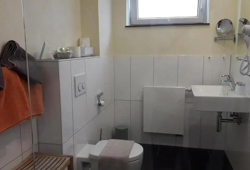 コンフォートルーム, Gästehaus Kuck