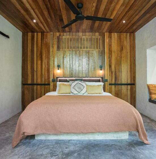 اتاق لوکس با تخت بزرگ, Surfing Temple Hotel Boutique