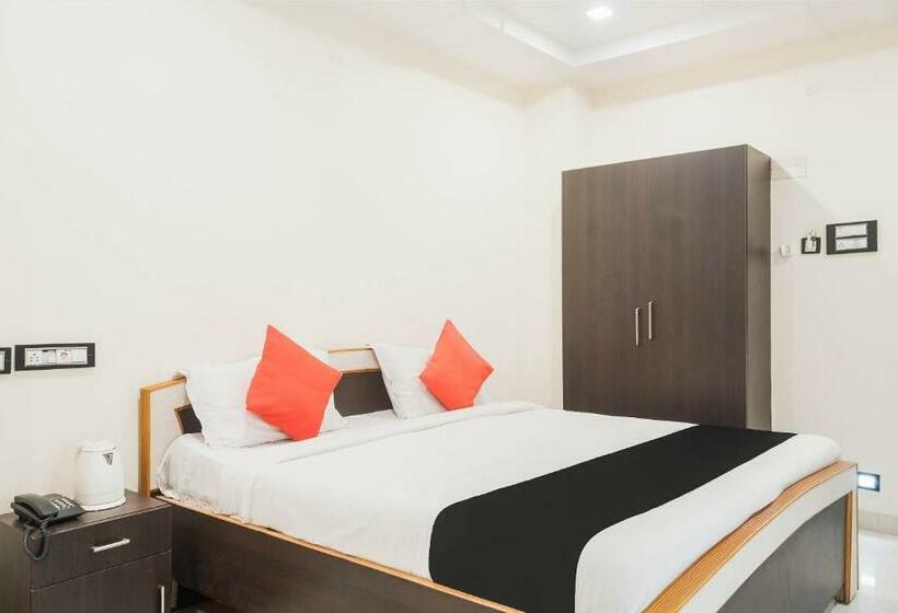 Номер Deluxe, Capital O Aditya Grand