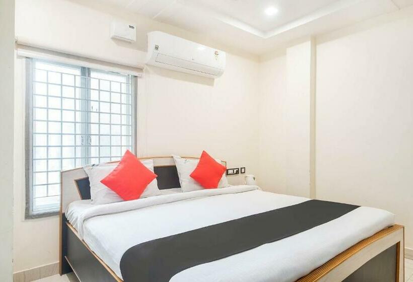 Номер Deluxe, Capital O Aditya Grand