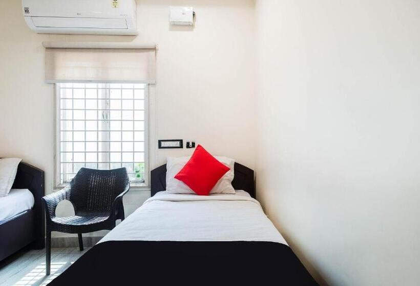 Номер Deluxe, Capital O Aditya Grand