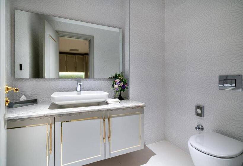 סוויטה, Concorde Tower Hotel & Casino