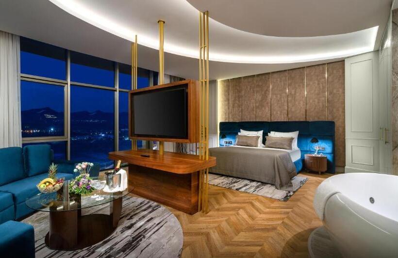 סוויטה, Concorde Tower Hotel & Casino