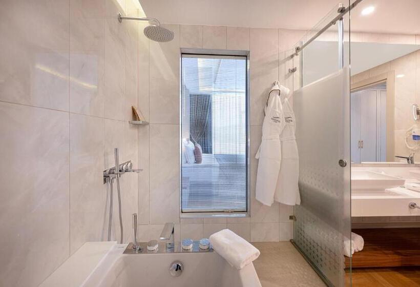 סוויטה דלוקס, Concorde Tower Hotel & Casino