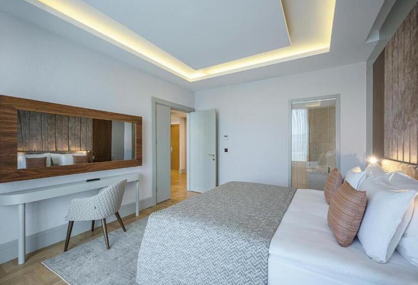 סוויטה דלוקס, Concorde Tower Hotel & Casino