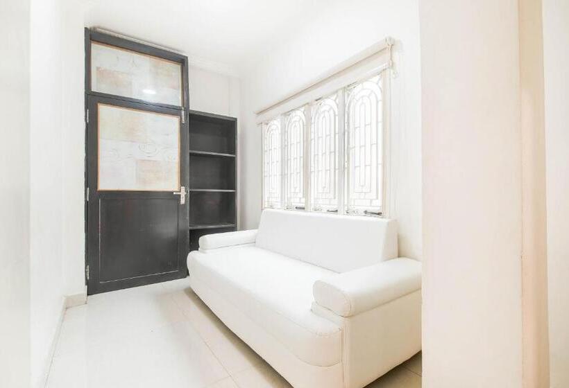 Номер Deluxe, Capital O Aditya Grand