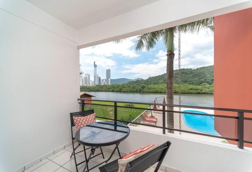 Люкс Премиум, Rizzu Marina