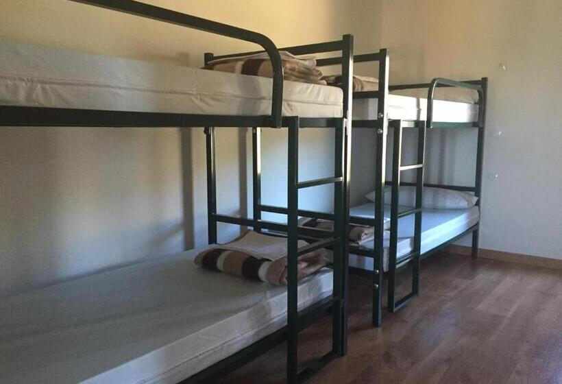 חדר סטנדרט לארבעה, Linar Do Rei