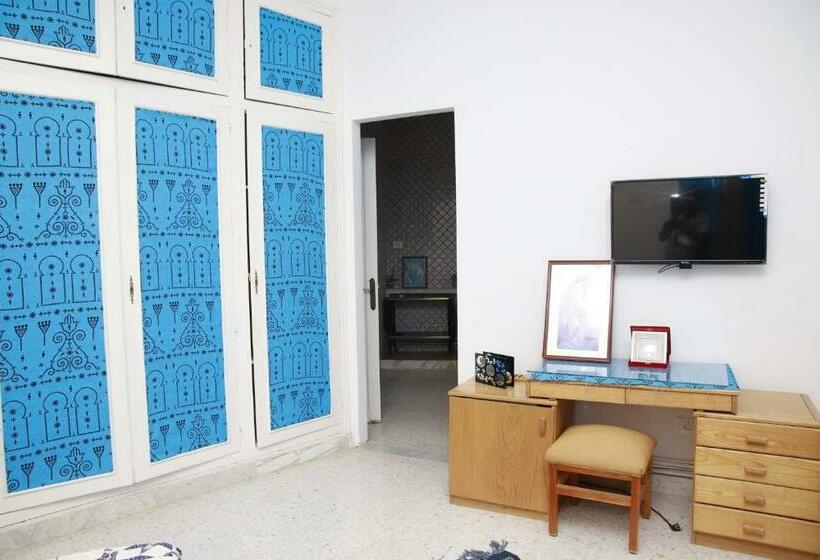 اتاق لوکس, Dar Henani