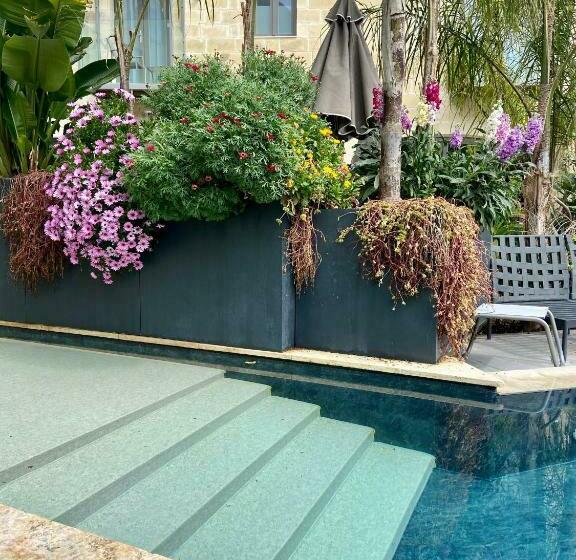 اتاق استاندارد با چشمانداز باغ, The Village Boutique And Spa