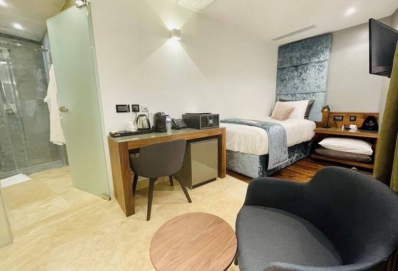 اتاق استاندارد یک نفره, The Village Boutique And Spa