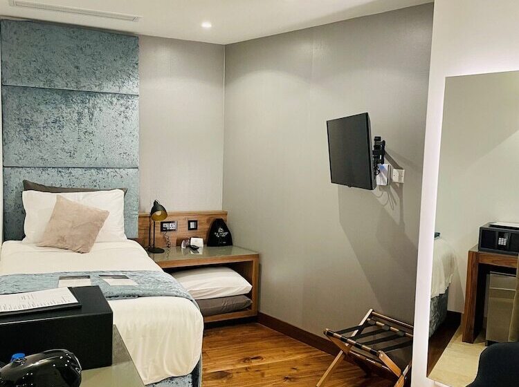 اتاق استاندارد یک نفره, The Village Boutique And Spa