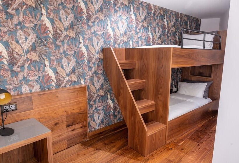 اتاق لوکس خانوادگی, The Village Boutique And Spa