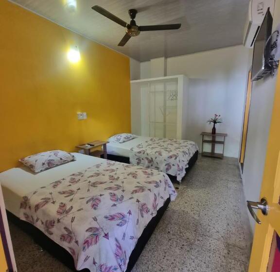 اتاق خانوادگی, Casa De Luna