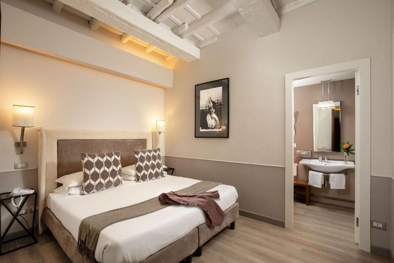 اتاق استاندارد, Condotti Palace